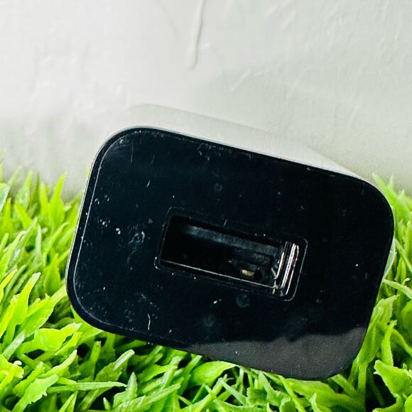 Amazon original 5W 5V 1A USB Power Adapter - Picture 2 of 2